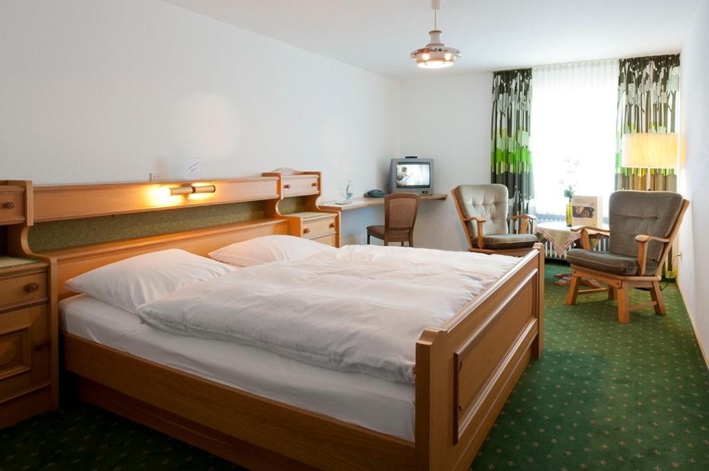 Landhotel Sauerlaender Hof Eslohe Ruang foto