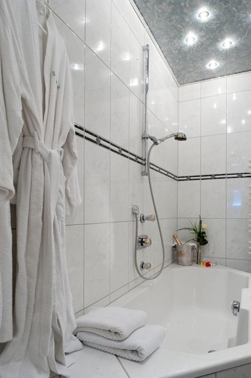 Landhotel Sauerlaender Hof Eslohe Ruang foto